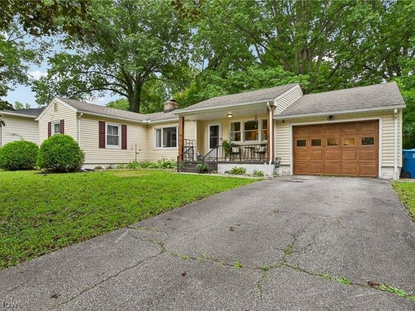 557 Hartzell Drive , Barberton, OH 44203