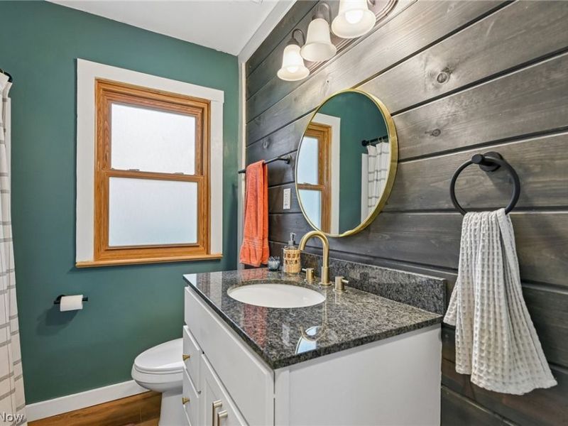 557 Hartzell Drive, Barberton, OH 44203 Photo 12