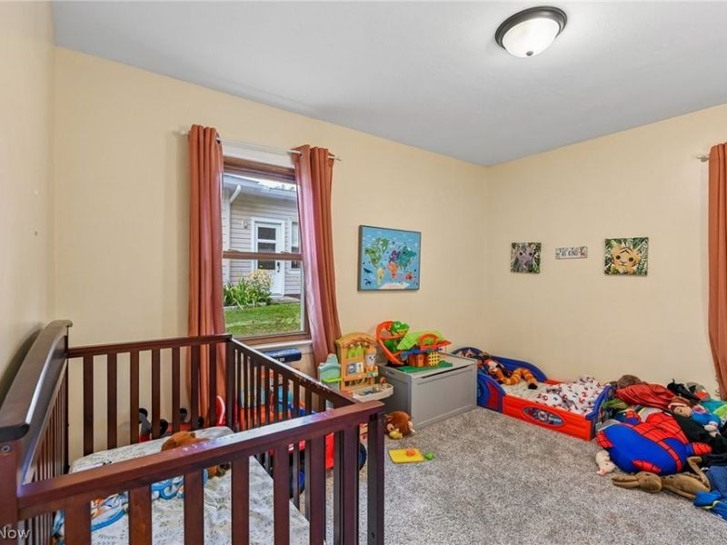 557 Hartzell Drive, Barberton, OH 44203 Photo 13