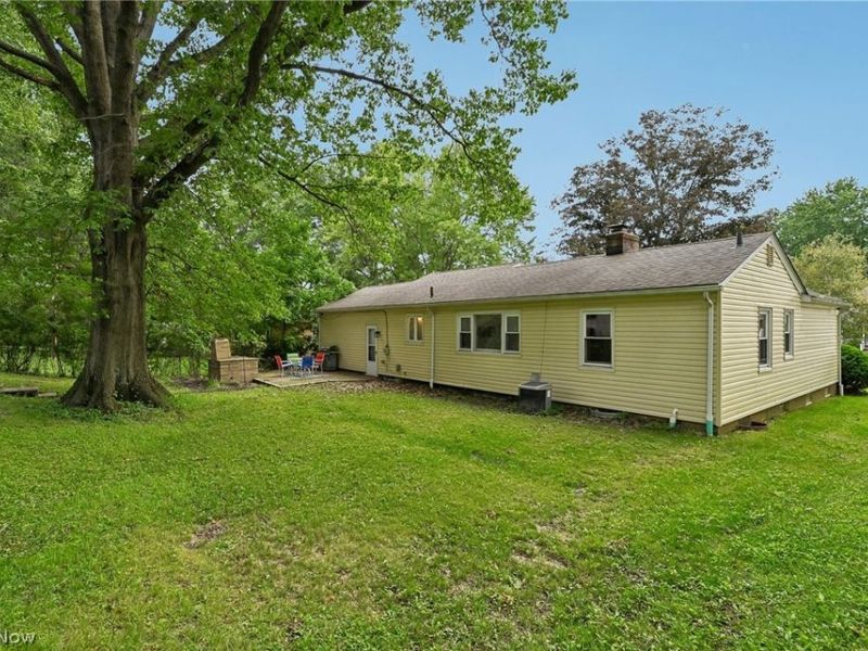 557 Hartzell Drive, Barberton, OH 44203 Photo 21