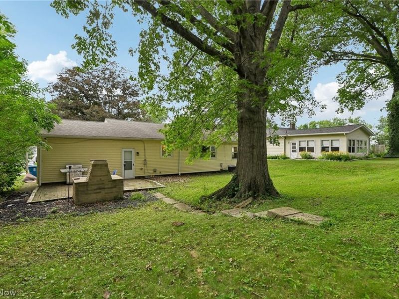 557 Hartzell Drive, Barberton, OH 44203 Photo 22