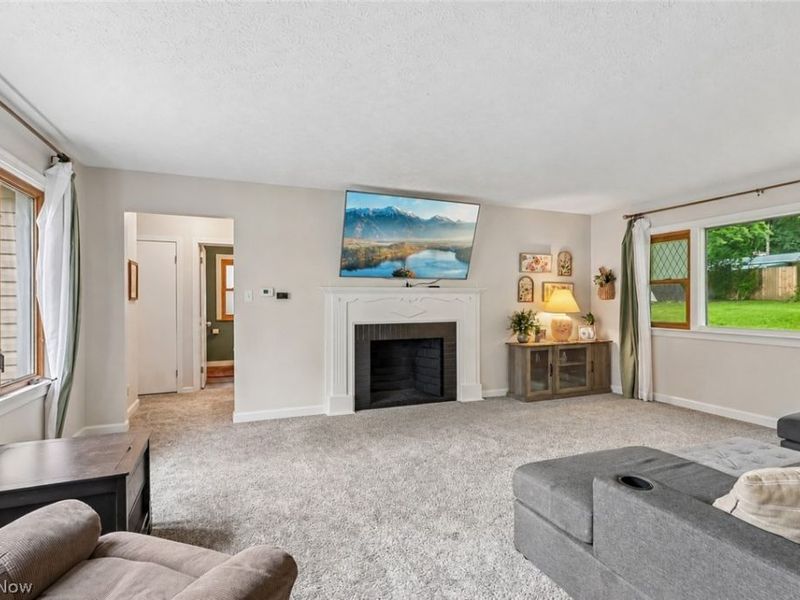 557 Hartzell Drive, Barberton, OH 44203 Photo 8