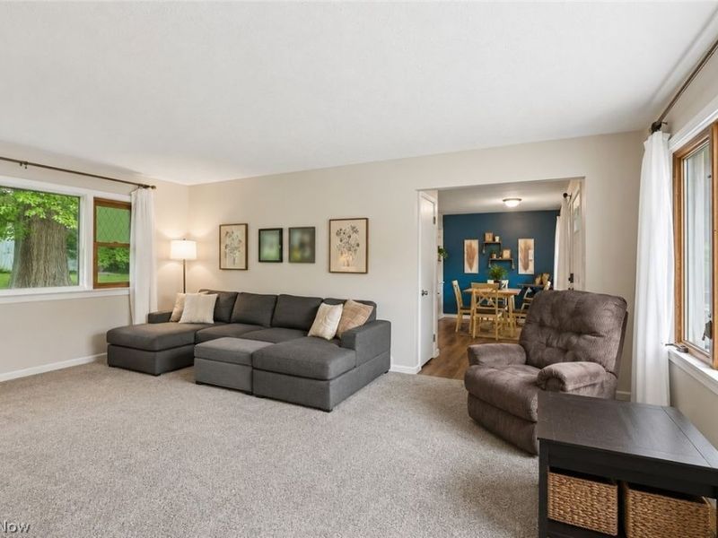 557 Hartzell Drive, Barberton, OH 44203 Photo 9
