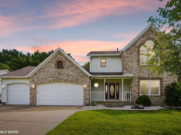 1421 W 60th Street , Davenport, IA 52806
