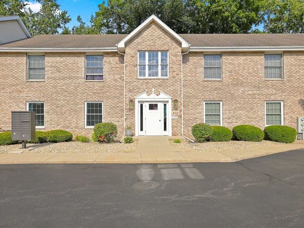 305 N Airlite Street , Unit A, Elgin, IL 60123