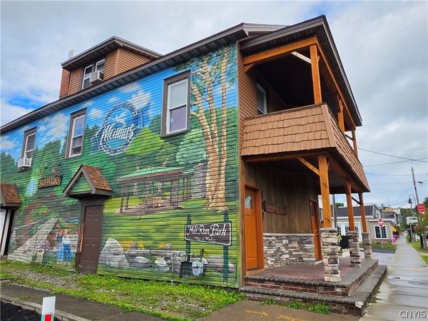 107 E Seneca Street , Manlius, NY 13104
