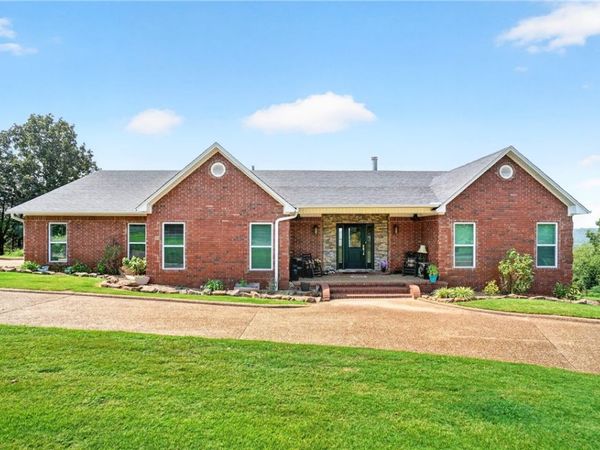 3268 Crow Mountain Road, Russellville, AR 72802