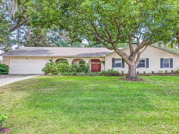 301 VALENCIA COURT, WINTER GARDEN, FL 34787