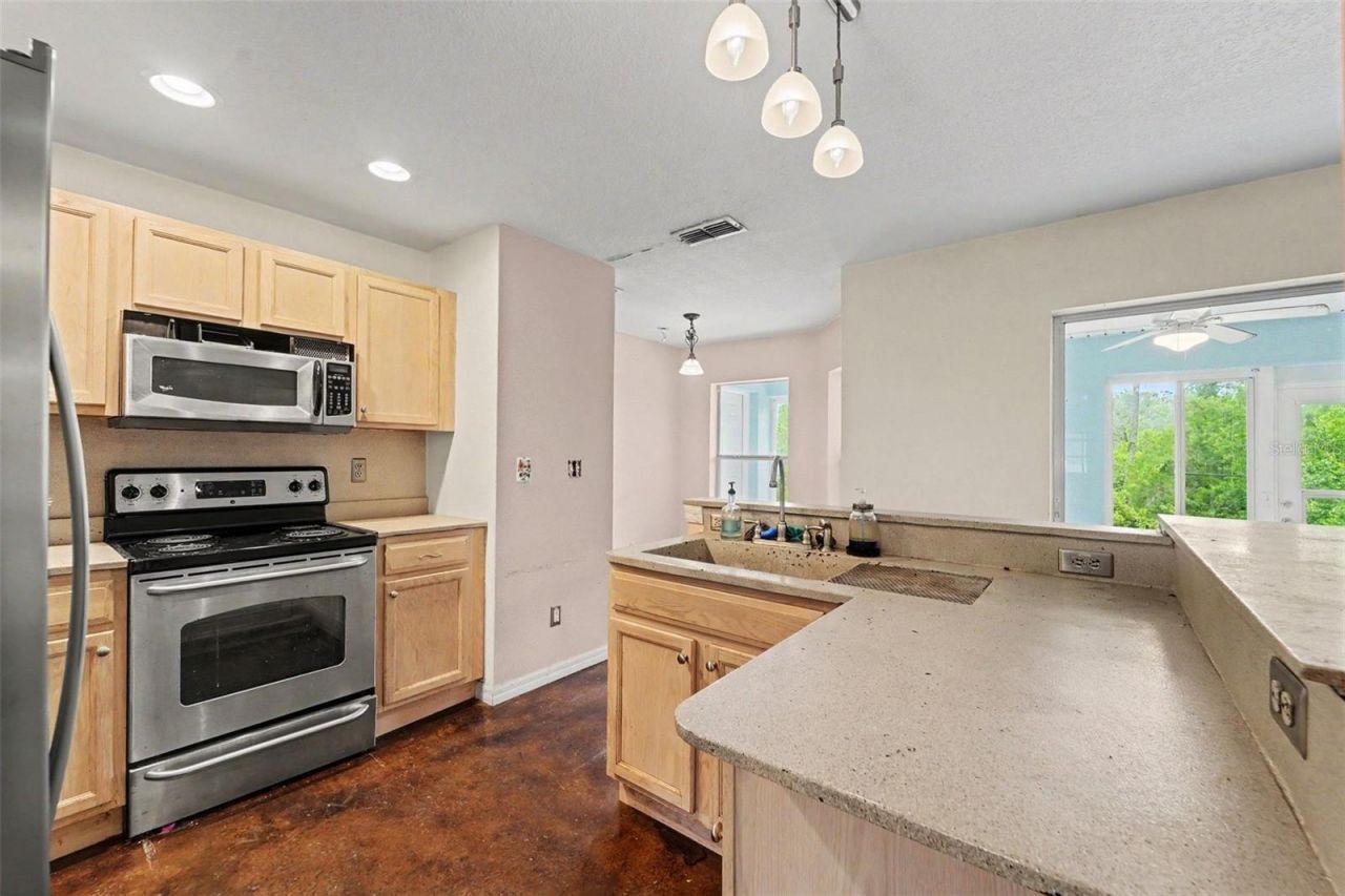 7295 Centerwood Avenue, Spring Hill, FL 34606 Photo