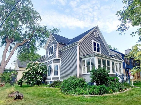 202 Grand Ave, Hartford, WI 53027