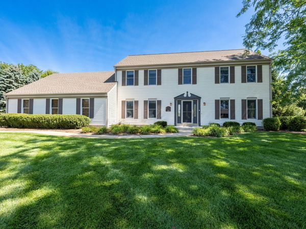 W328N3834 Range Woods Dr, Nashotah, WI 53058