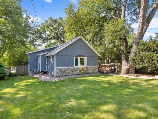 1903 Sunkist Ave, Waukesha, WI 53188
