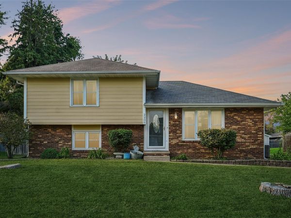 2205 4th Street SW, Altoona, IA 50009