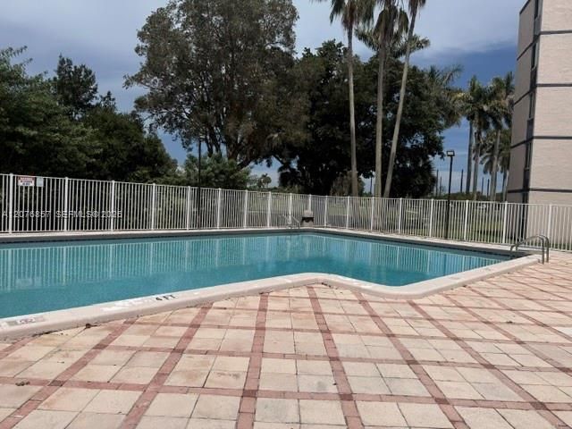 6955 NW 186th St , Unit F306, Hialeah, FL 33015 Photo