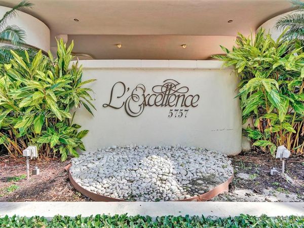 5757 Collins Ave , Unit 2004, Miami Beach, FL 33140