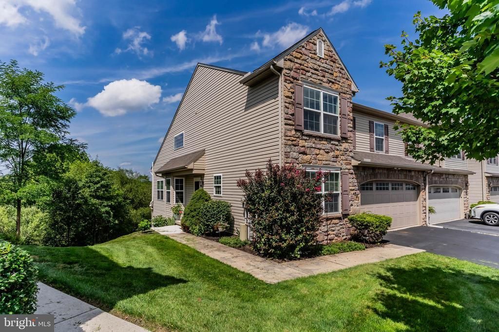 351 WEATHERSTONE , NEW CUMBERLAND, PA 17070