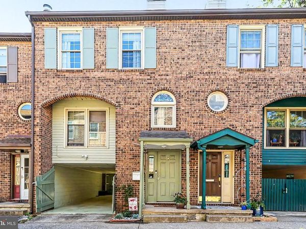 610 RACE STREET, HARRISBURG, PA 17104