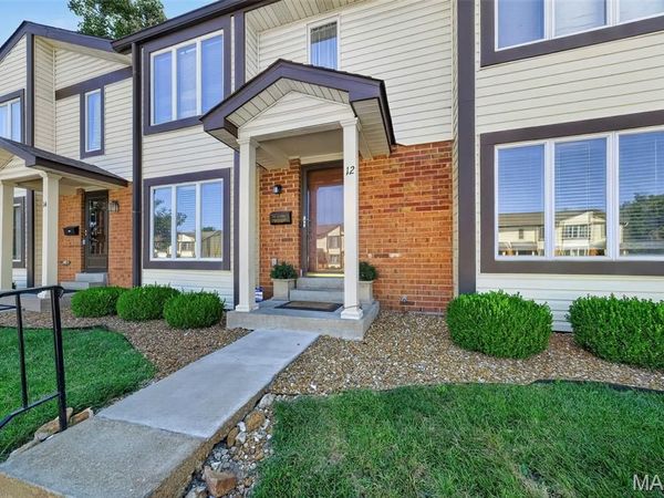 12 New Hope Court, Florissant, MO 63033