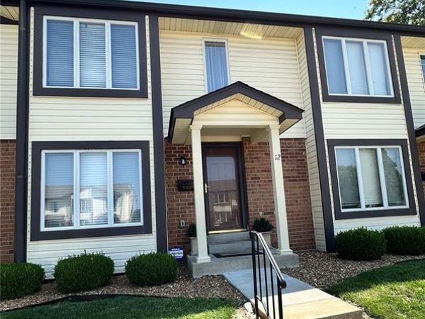 12 New Hope Court, Florissant, MO 63033