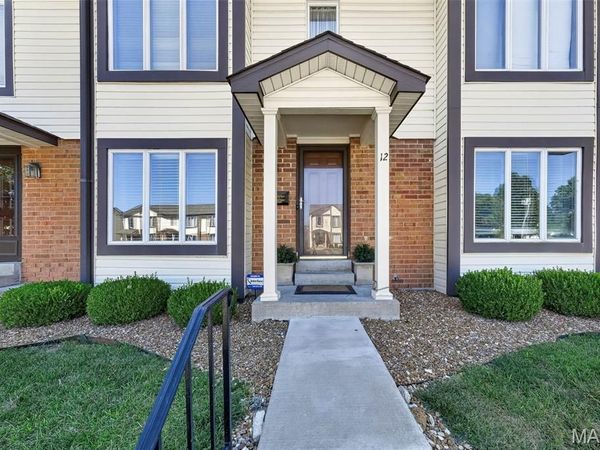 12 New Hope Court, Florissant, MO 63033