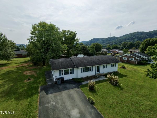 303 Circle Drive, Bristol, TN 37620