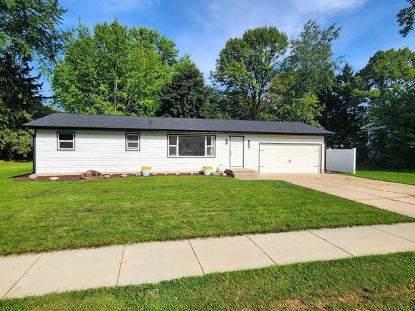 430 Woodview Drive, Sun Prairie, WI 53590