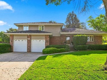 15493 BOBBY Lane, COUNCIL BLUFFS, IA 51503