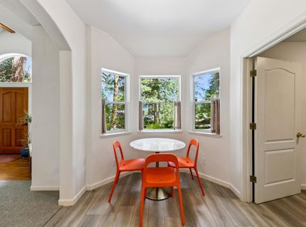 10454 Royal Crest Drive, Truckee, CA 96161 Photo
