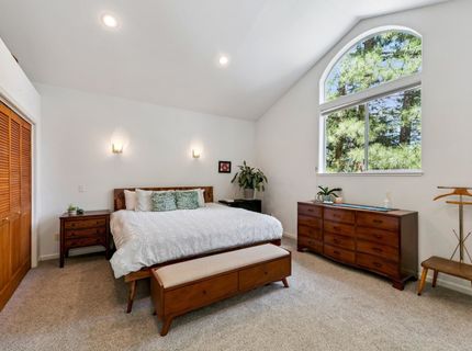 10454 Royal Crest Drive, Truckee, CA 96161 Photo