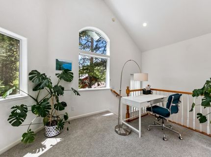 10454 Royal Crest Drive, Truckee, CA 96161 Photo