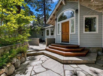 10454 Royal Crest Drive, Truckee, CA 96161 Photo