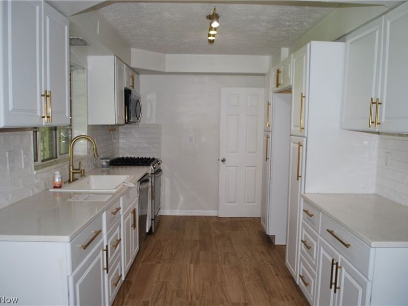 3463 Clague Road, North Olmsted, OH 44070 Photo 5