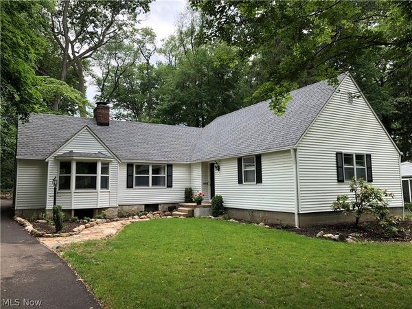 2858 Lakeland Parkway , Silver Lake, OH 44224