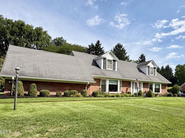 6356 Oakland Court, Sylvania, OH 43560