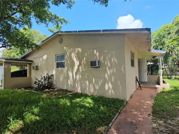 3451 NW 2nd St , Lauderhill, FL 33311