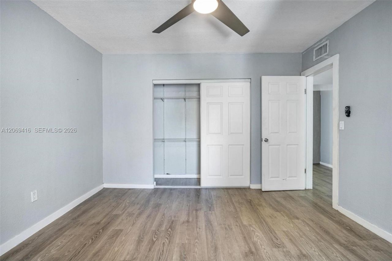 1135 8th St, Unit 8, Miami Beach, FL 33139 Photo