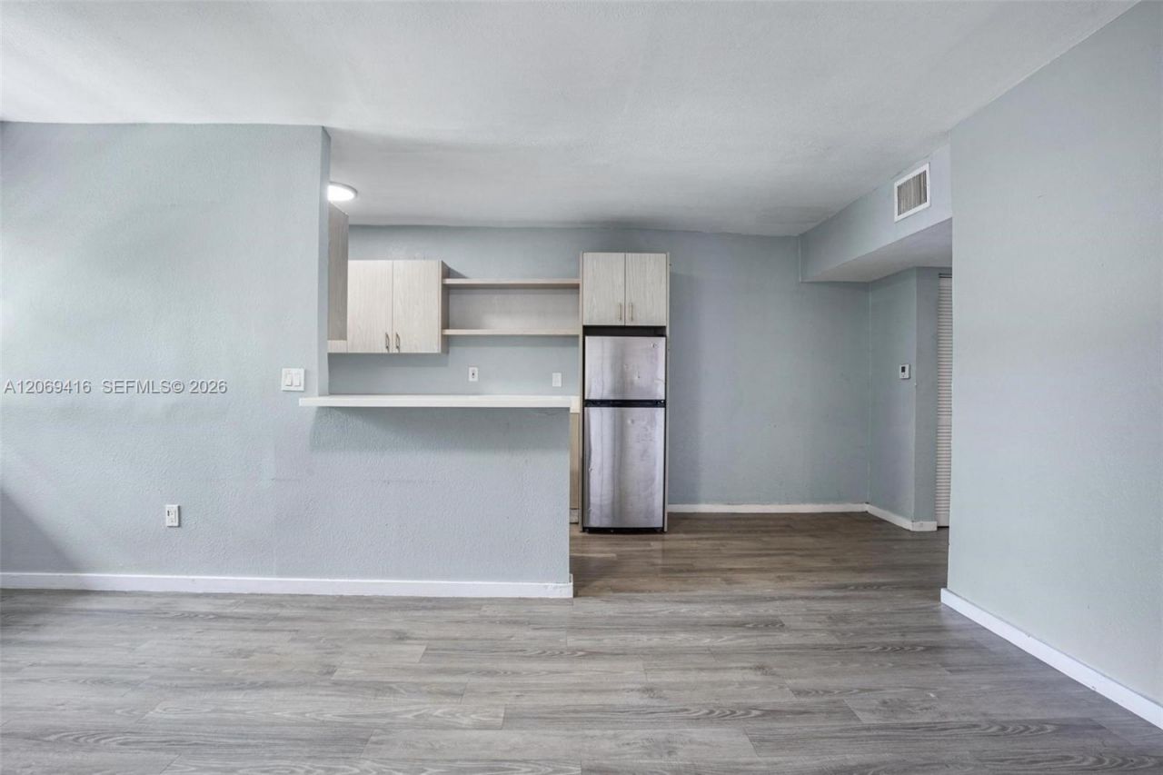1135 8th St, Unit 8, Miami Beach, FL 33139 Photo