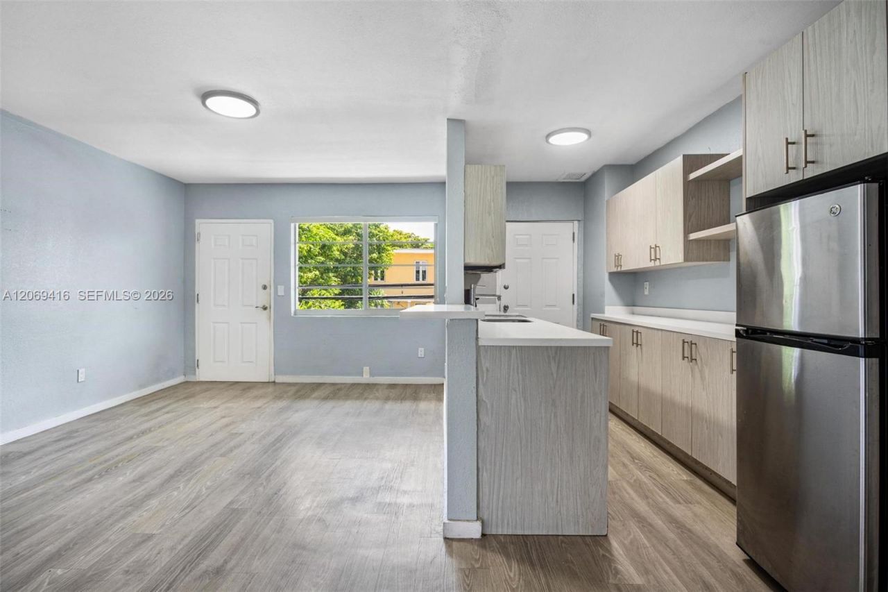 1135 8th St, Unit 8, Miami Beach, FL 33139 Photo