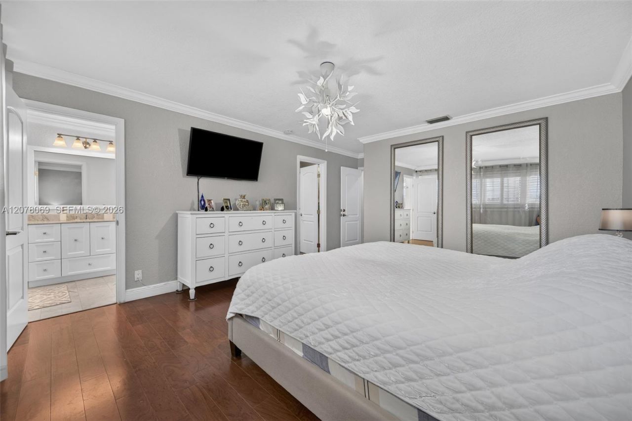 329 SE 3rd St , Unit 501T, Hallandale Beach, FL 33009 Photo