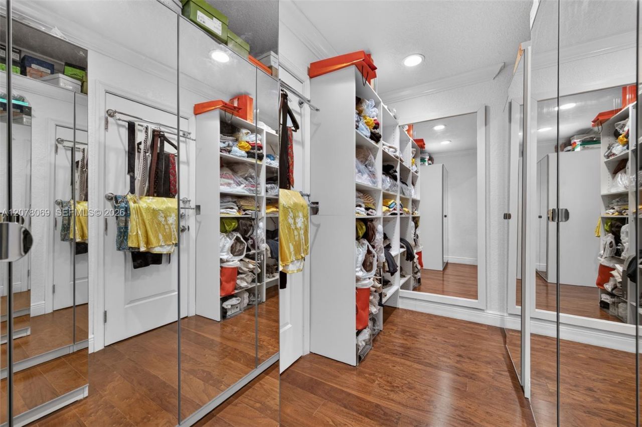 329 SE 3rd St , Unit 501T, Hallandale Beach, FL 33009 Photo