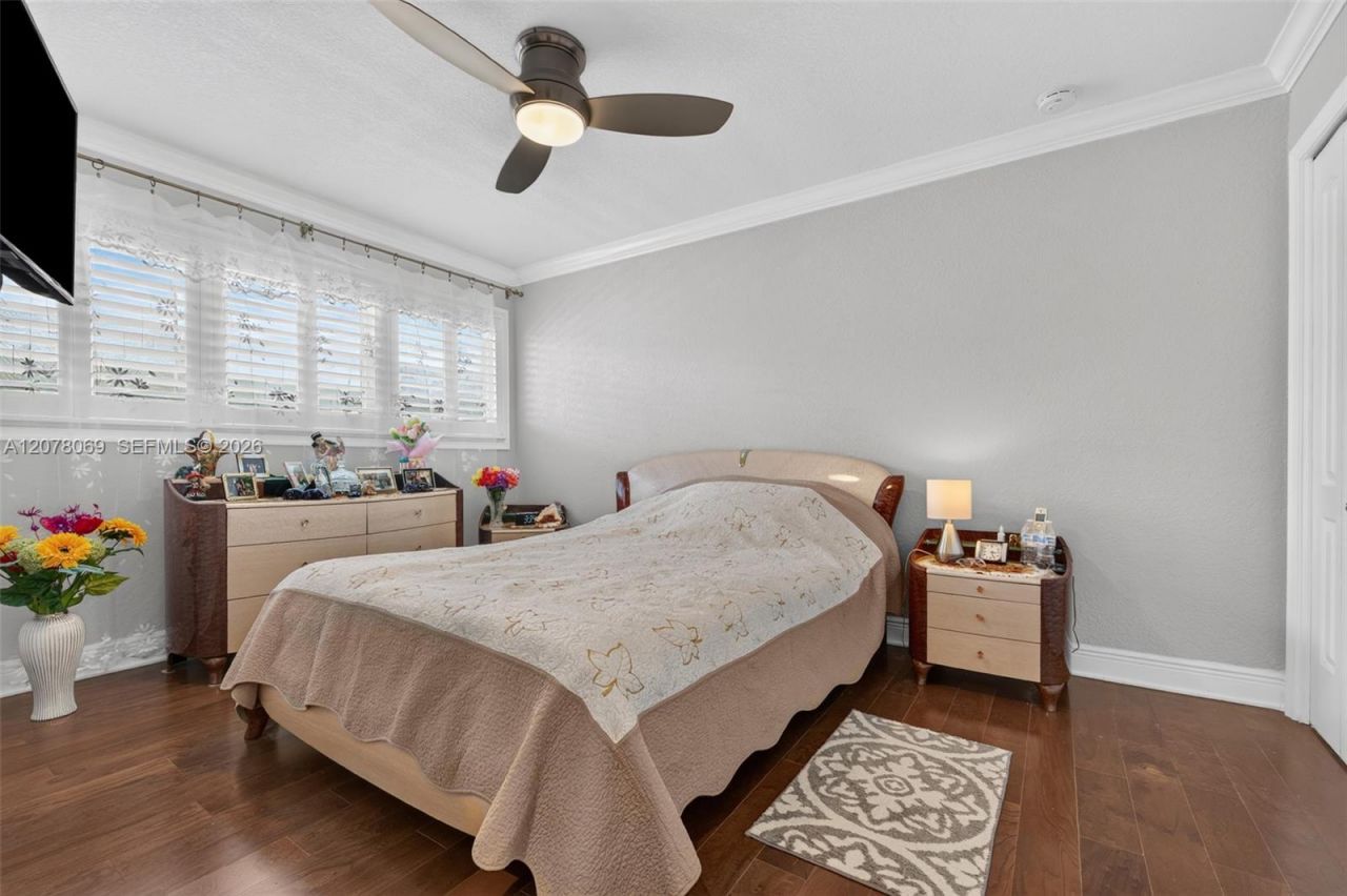 329 SE 3rd St , Unit 501T, Hallandale Beach, FL 33009 Photo