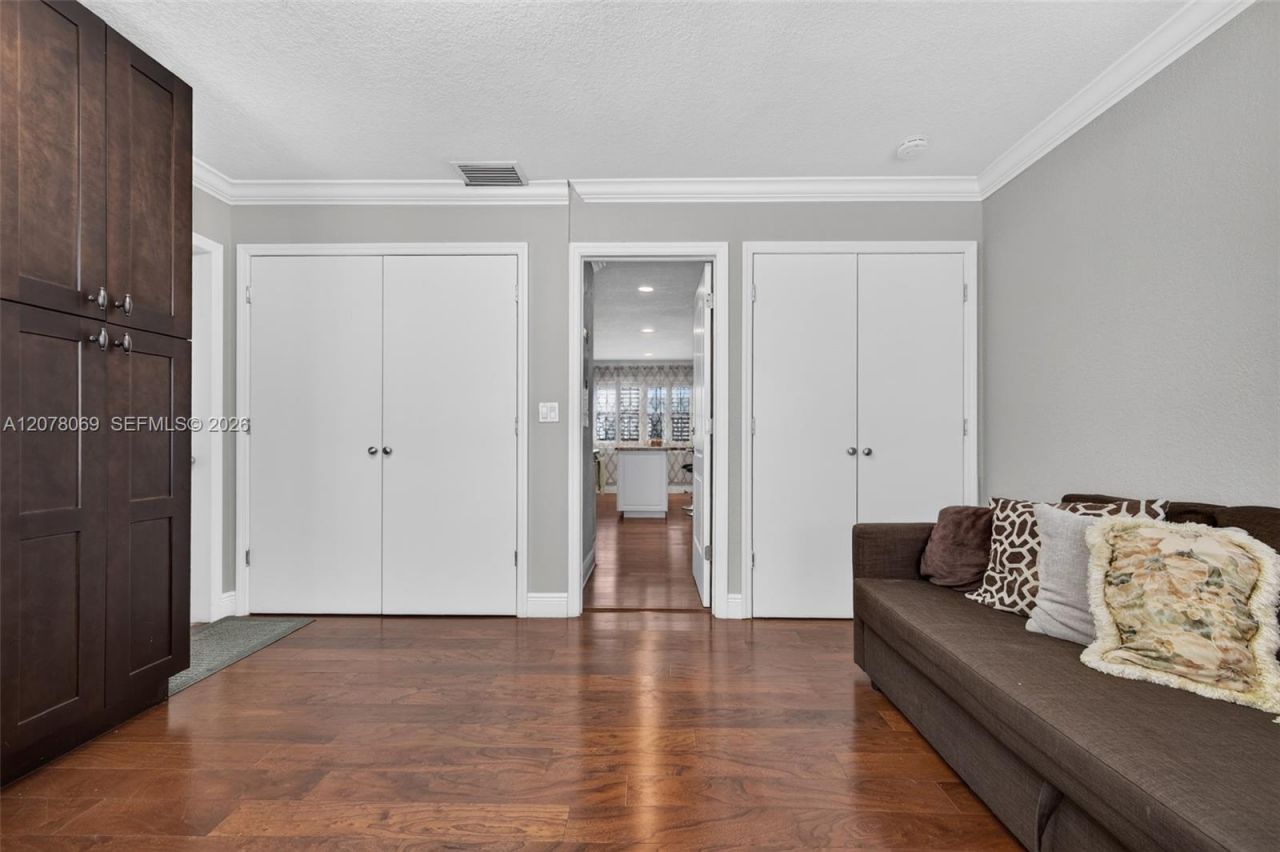 329 SE 3rd St , Unit 501T, Hallandale Beach, FL 33009 Photo