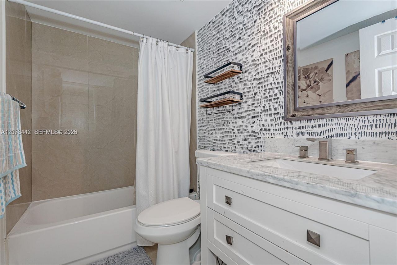 492 NW 165th St Rd , Unit C112, Miami, FL 33169 Photo
