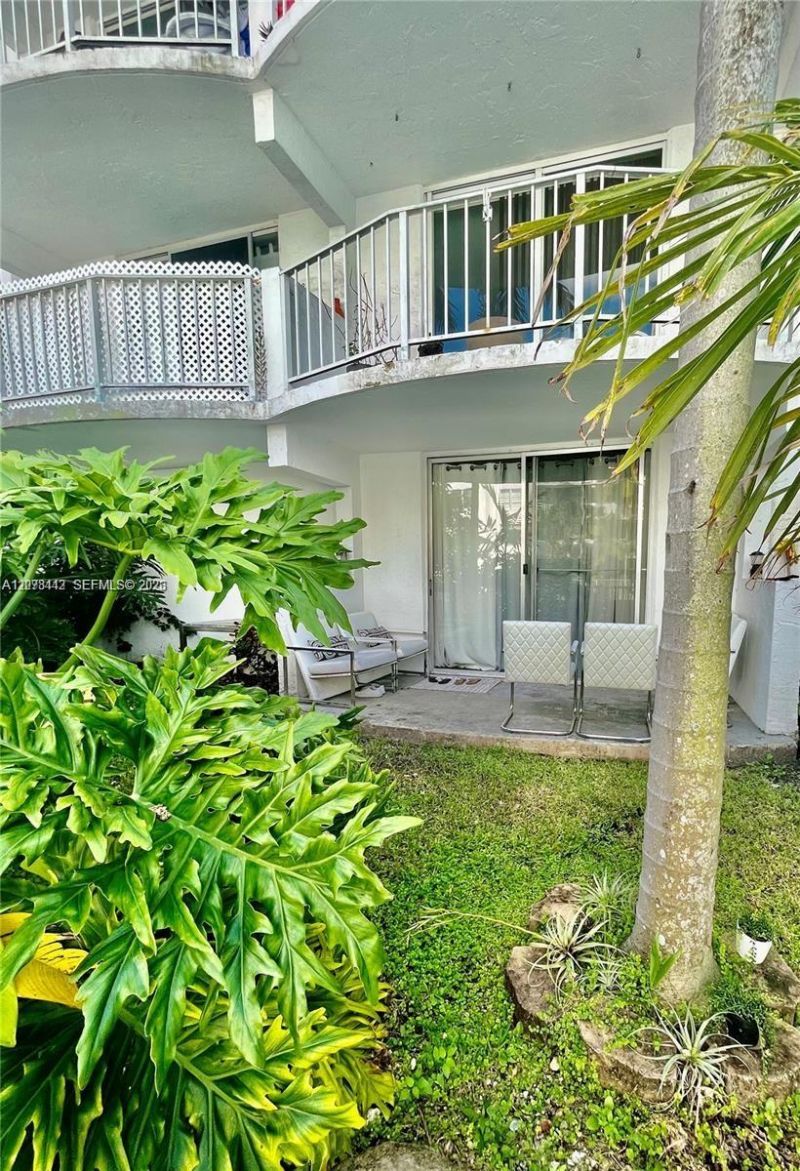 492 NW 165th St Rd , Unit C112, Miami, FL 33169 Photo