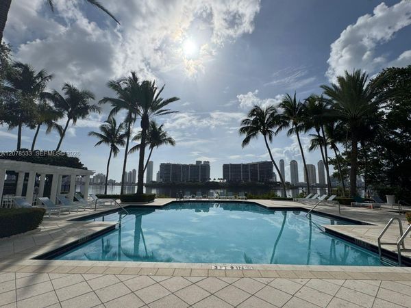 3235 NE 184th St, Unit 11103, Aventura, FL 33160