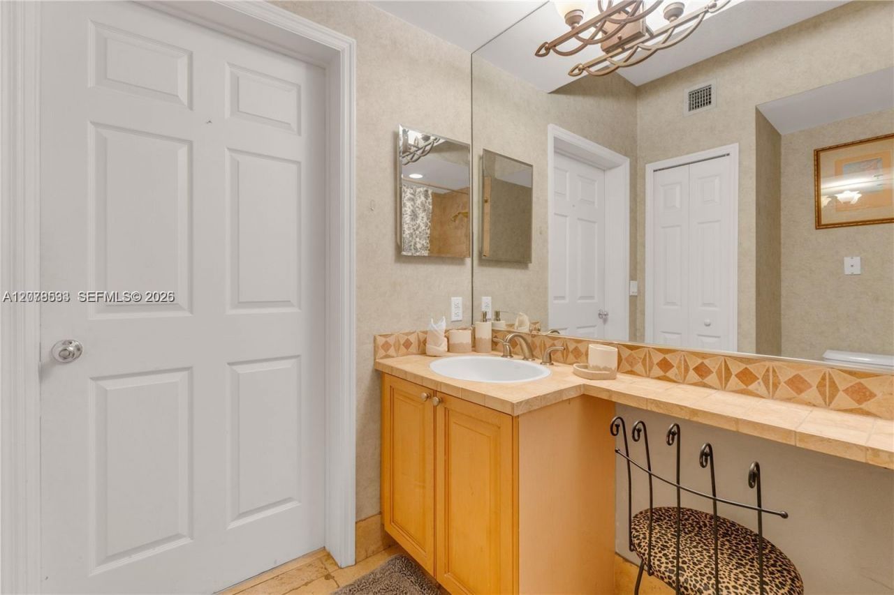 3235 NE 184th St, Unit 11103, Aventura, FL 33160 Photo