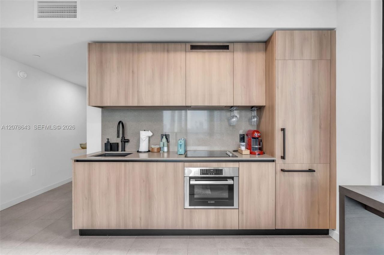 121 NE 5th St , Unit 2708, Miami, FL 33132 Photo