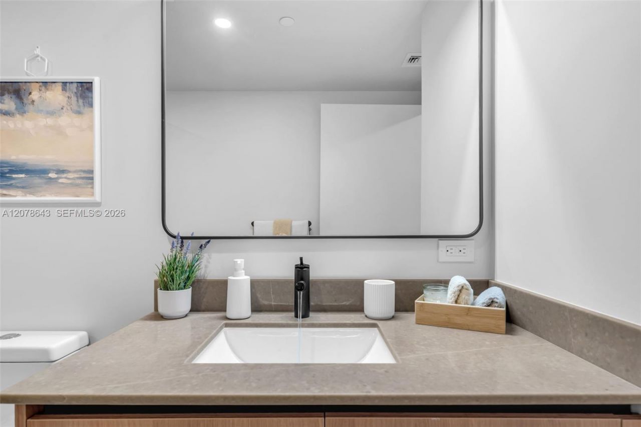 121 NE 5th St , Unit 2708, Miami, FL 33132 Photo