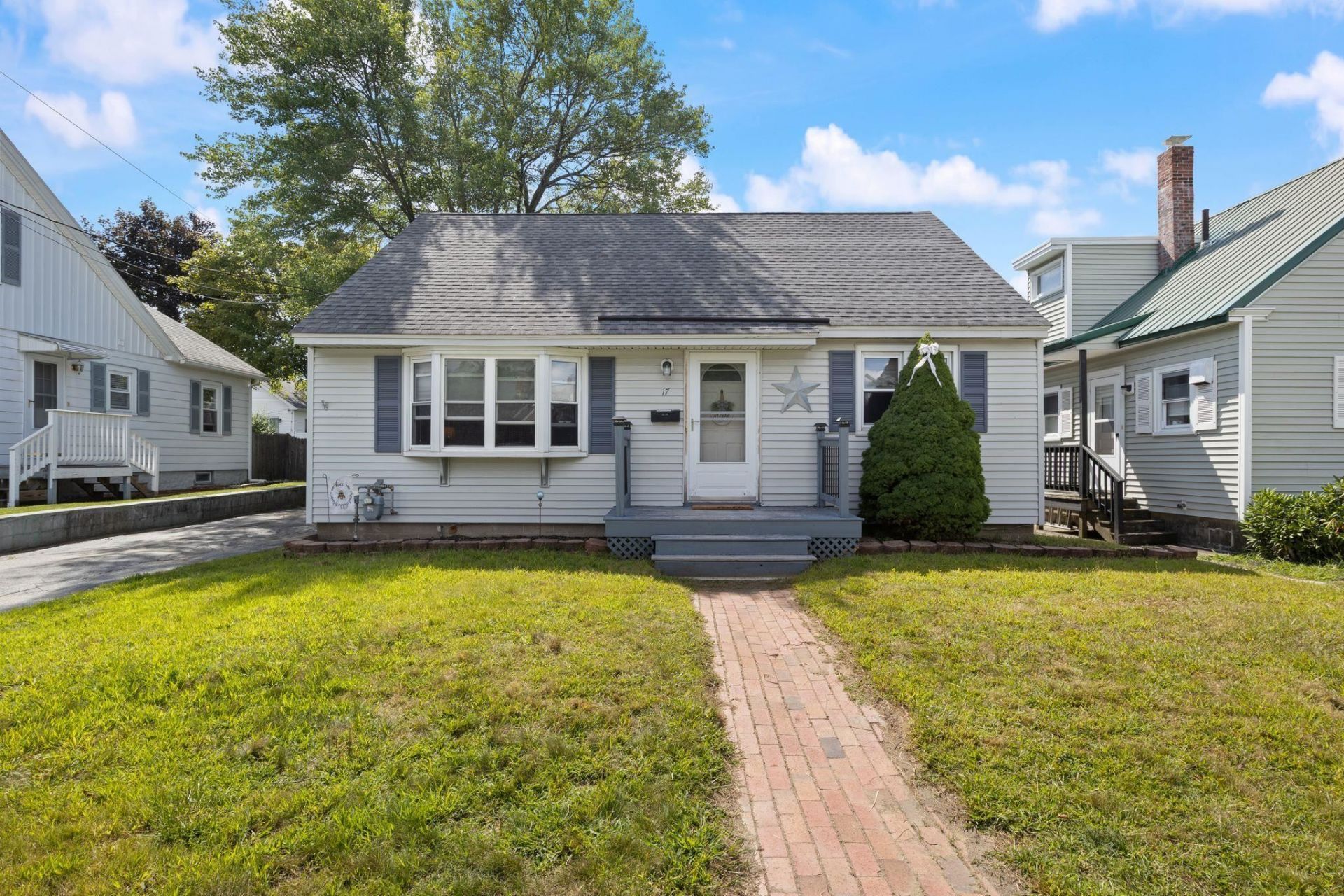 17 Lund Street, Nashua, NH 03060 Main Photo