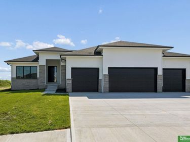 5701 N 195th Street, Elkhorn, NE 68022